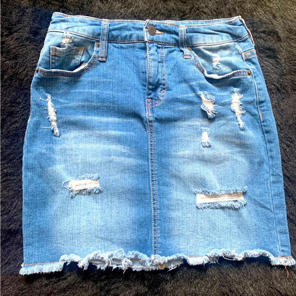 MOSSIMO Supply Co Denim Distressed Mini Skirt Sz 2 Pre-Owned